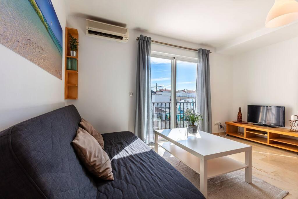 Apartamento En La Calle Principal Con Solarium. *