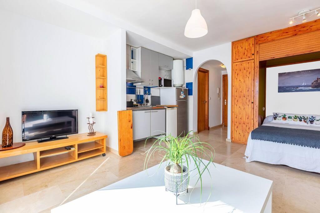 Apartamento En La Calle Principal Con Solarium. Apartment Tarifa